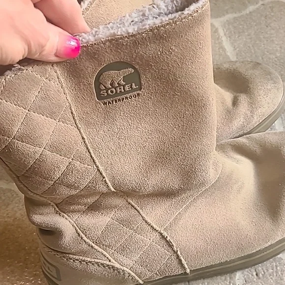 Sorel waterproof boots - Picture 4 of 13